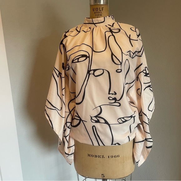 SZ S Cream and Black Abstract Face Blouse - Picture 9 of 10